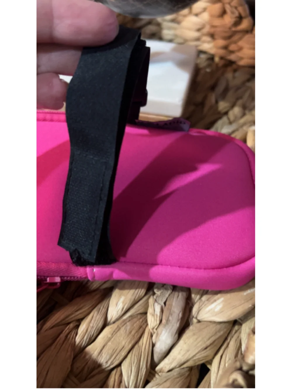 KATYDID Unisex Armband Phone Holder One Size Pink Black